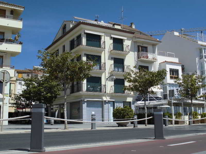 מלון קמברילס Edificio Miramar מראה חיצוני תמונה